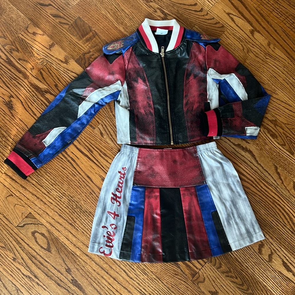 Evie DISNEY STORE Descendants 3 costume